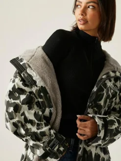 Clearance Regatta Natural Adult Waterproof Changing Robe