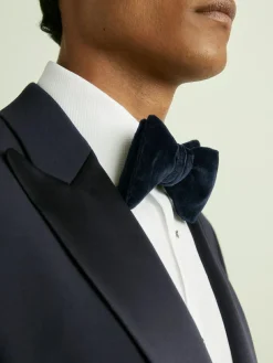 Reiss Navy Hike Velvet Bow Tie^ Ties & Pocket Squares