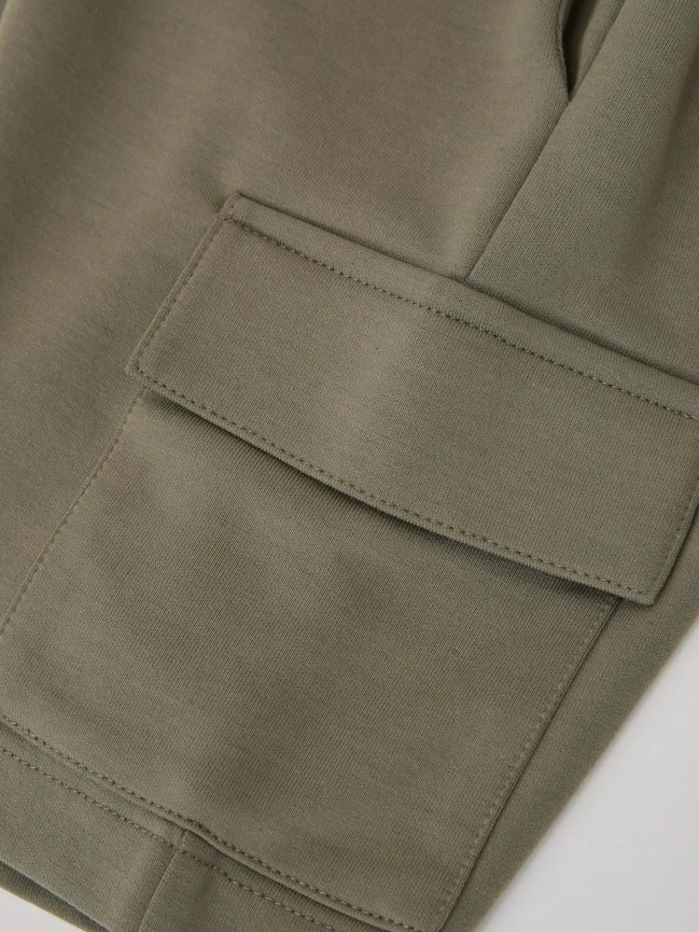 Reiss Oliver 9-13 yrs Premium Interlock-Jersey Cargo Shorts Sage