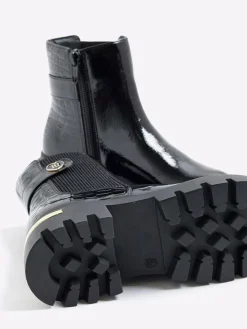 River Island Black Patent Heart Strap Chelsea Boots^ Boots & Wellies