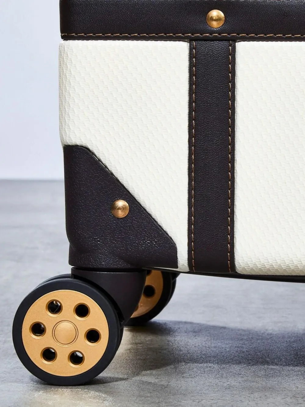 Sale Rock Luggage Vintage Medium Suitcase