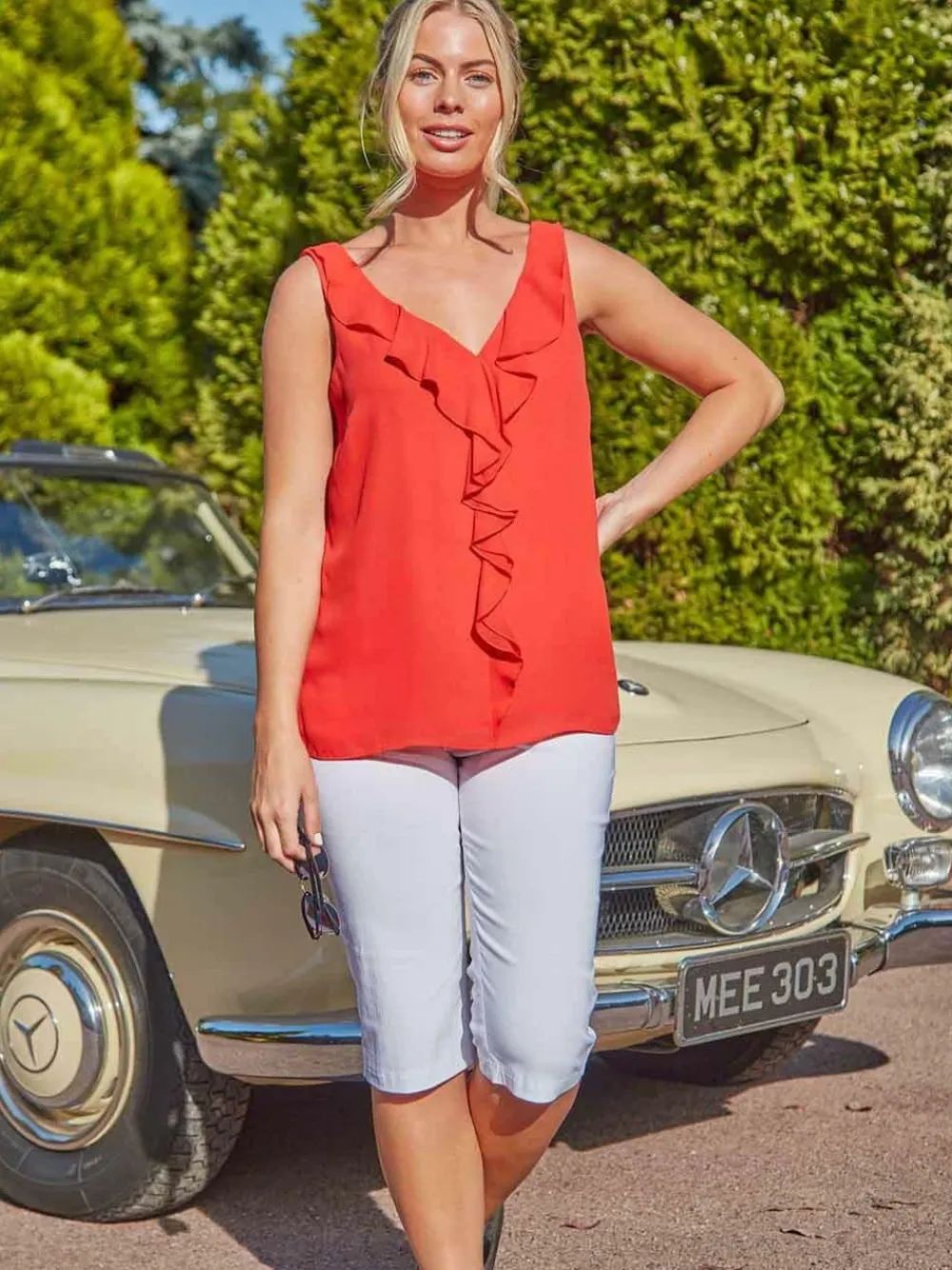 Roman White Knee Length Stretch Shorts^Women Shorts