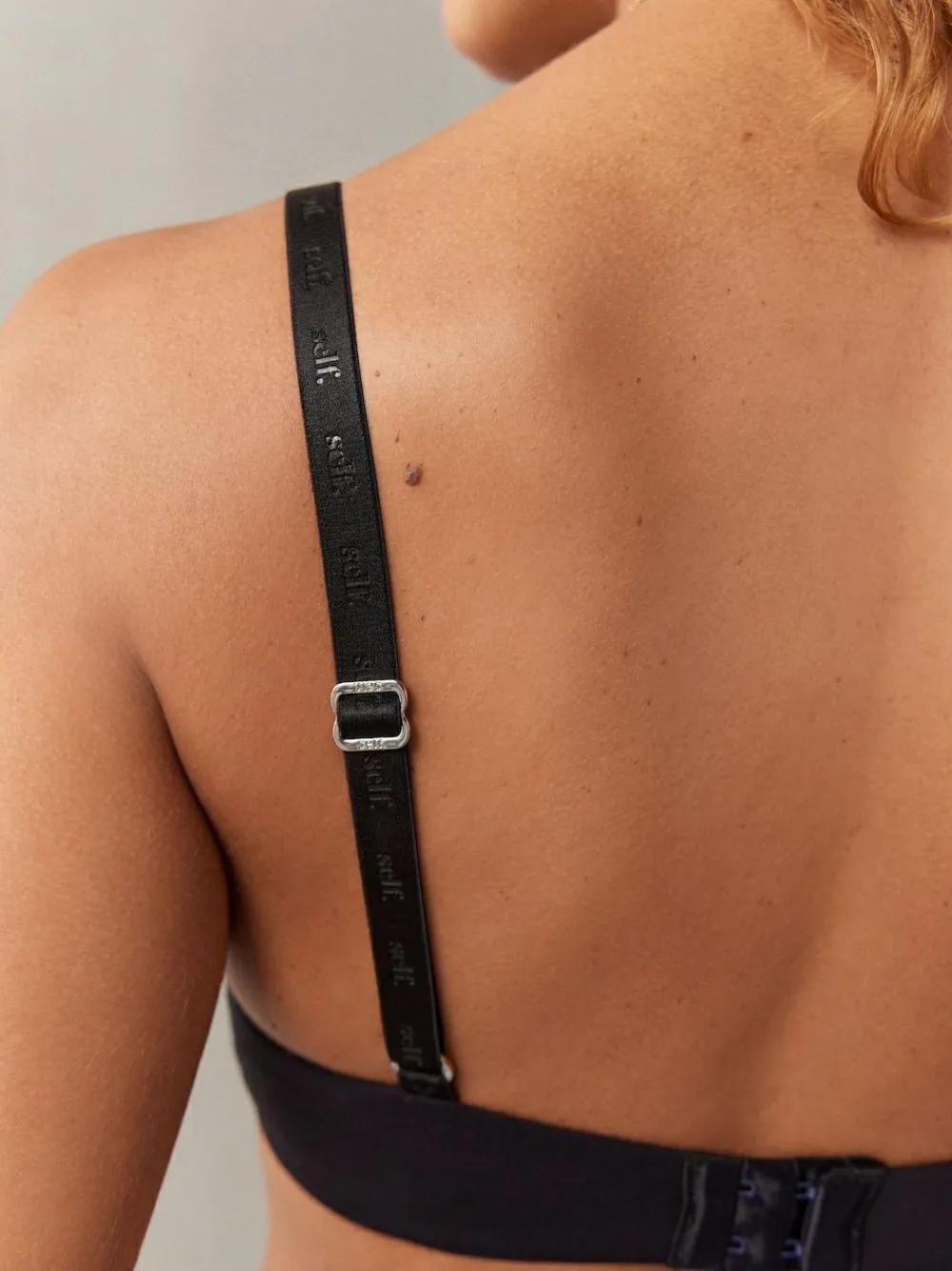 Hot self. Pad Plunge Smoothing Scoop Bra Black