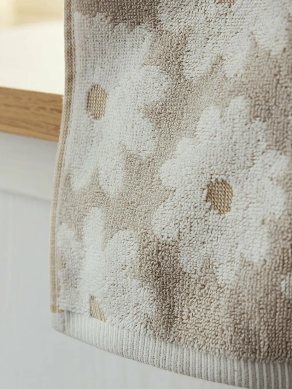 Next Set of 2 Natural 100% Cotton Daisy Face Cloths^ Towels & Bathmats