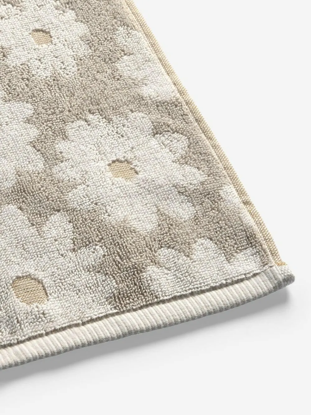 Next Set of 2 Natural 100% Cotton Daisy Face Cloths^ Towels & Bathmats