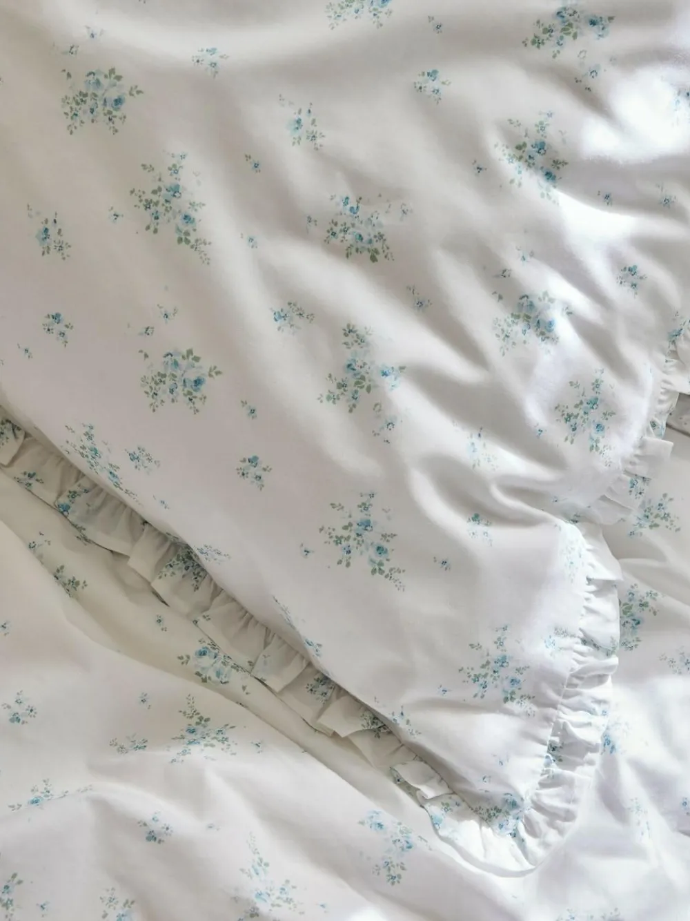 Shabby Chic by Rachel Ashwell® Rosabelle Blue Petite Ruffle Duvet Cover and Pillowcase Set