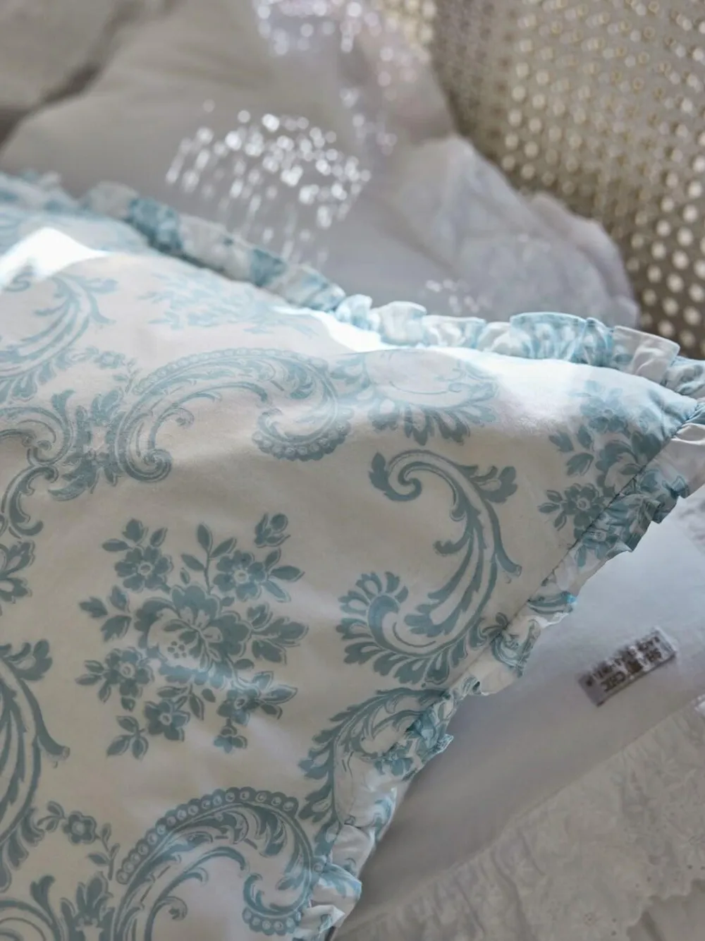 Outlet Shabby Chic by Rachel Ashwell® Boudoir Beauty Petite Ruffle Duvet Cover and Pillowcase Set
