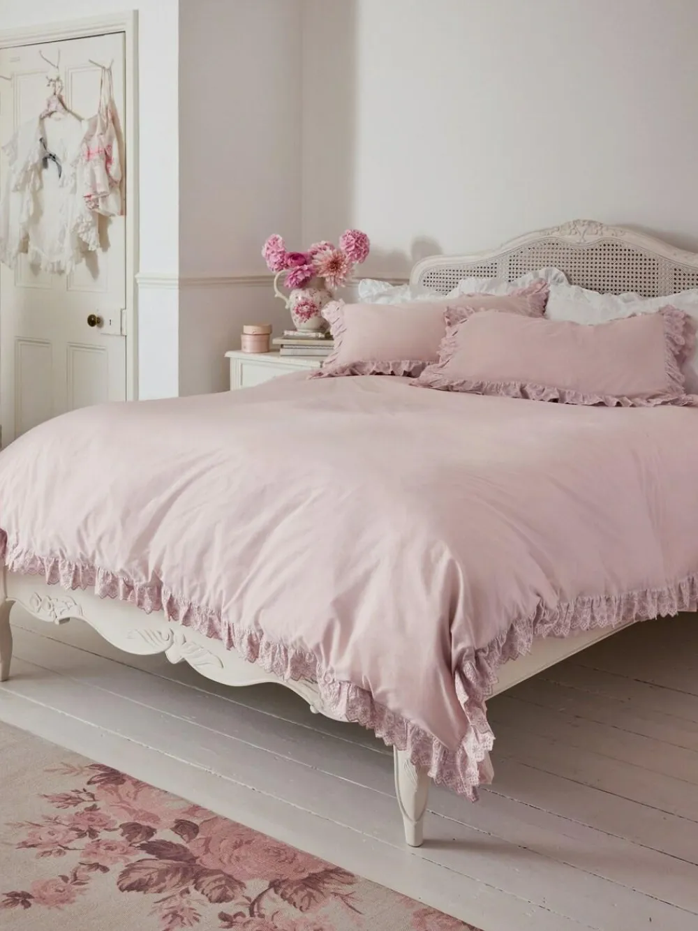 New Shabby Chic by Rachel Ashwell® Broderie Anglaise Ruffle Duvet Cover and Pillowcase Set Pink