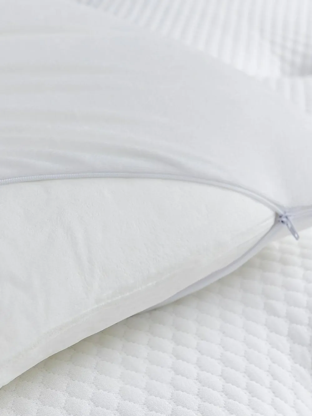 Silentnight Impress Luxury Memory Foam Pillow - Firm^ Duvets & Pillows
