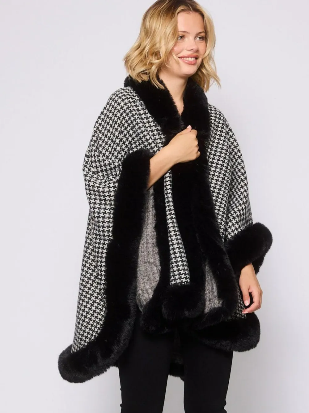 South Beach Faux Fur Trim Cape^Women Swimwear