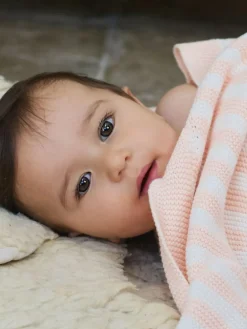 New The Little Tailor Baby Chevron Design 100% Cotton Knitted Shawl Pink