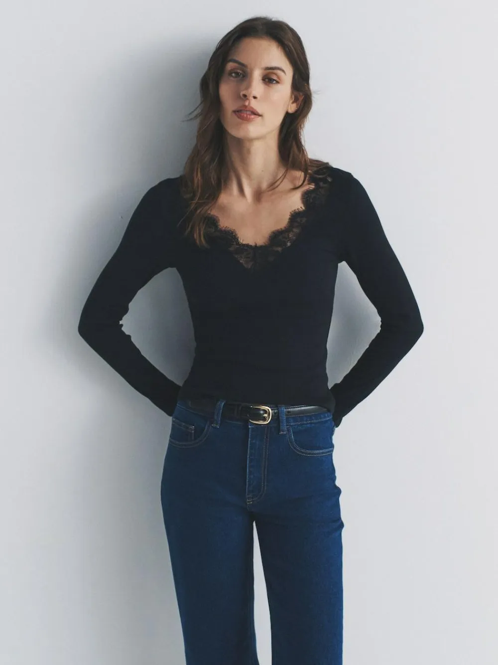 The Set 4 Pack Long Sleeve V-Neck Ribbed Lace Trim T-Shirt Black/Chocolate Brown/Taupe Brown/Cream