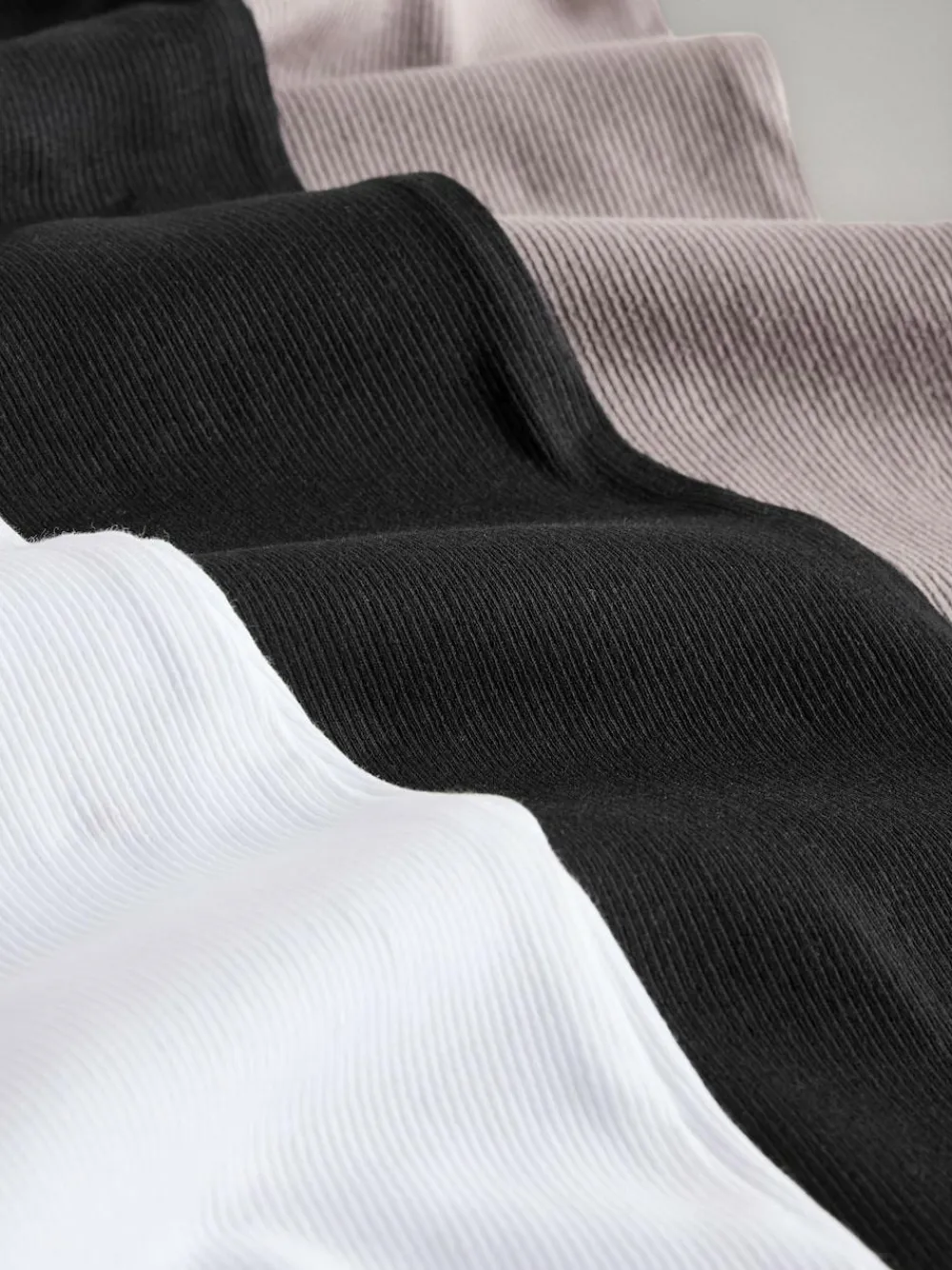 The Set 3 Pack Ribbed V-Neck Short Sleeved T-Shirts Black/White/Taupe Brown^Women Nightwear|Tops & T-Shirts