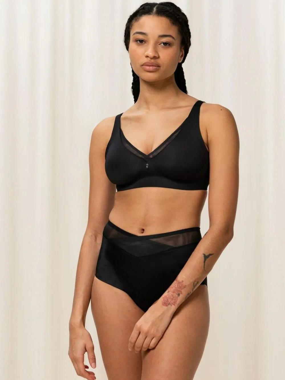 Triumph Non Wired True Shape Sensation Minimizer Bra Black