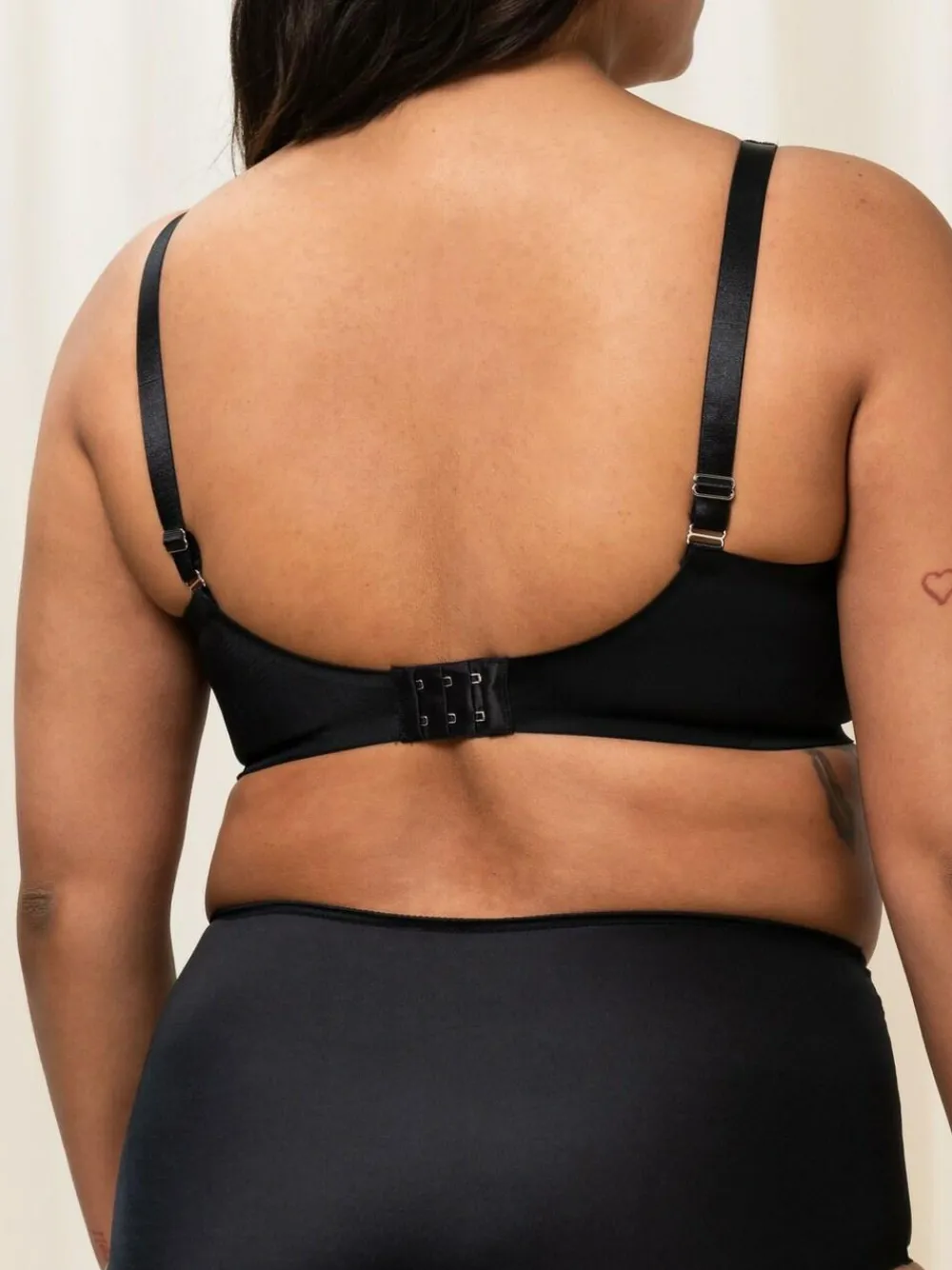 Triumph Non Wired True Shape Sensation Minimizer Bra Black