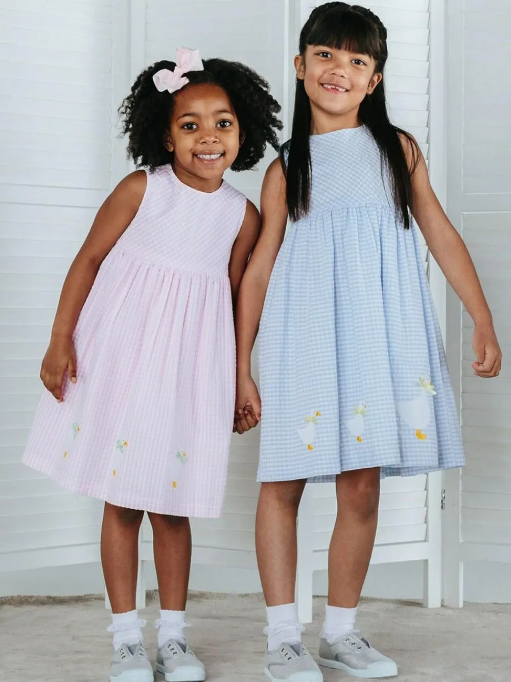 Outlet Trotters London Plum Canvas Pumps Silver