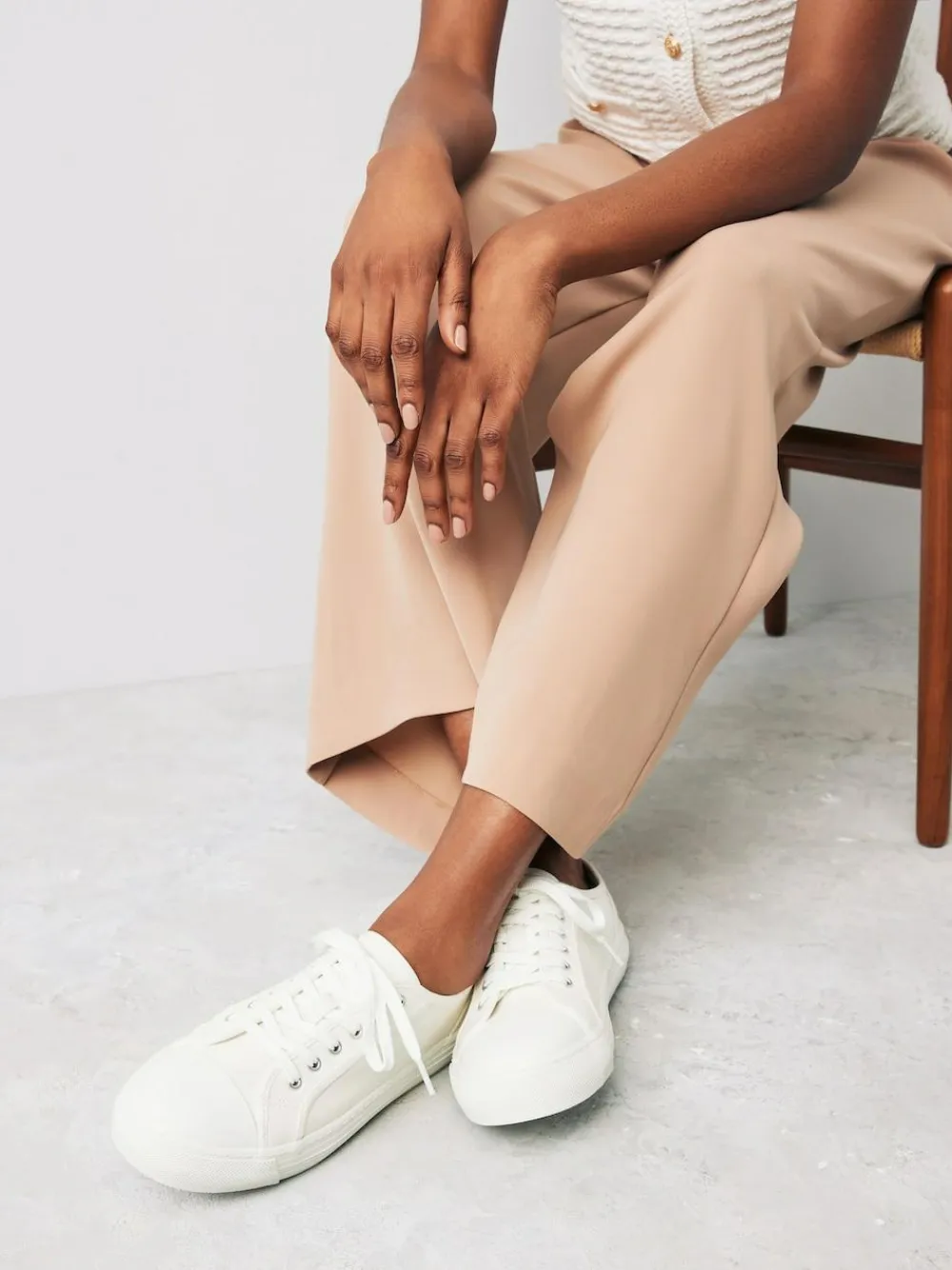 Next Canvas Baseball Trainers White