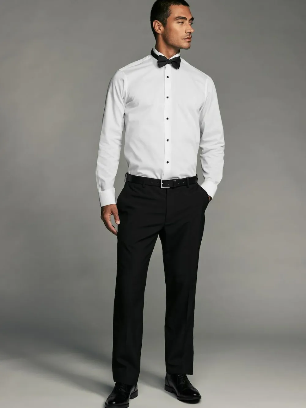 Best Next White Regular Fit Slim Fit Single Cuff Shirt With Wing Collar And Bow Tie Pack