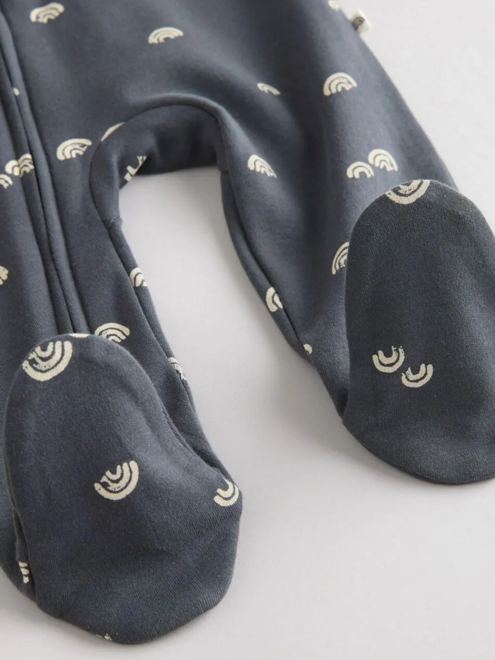 Outlet Next White/Black Two Way Zip Baby Sleepsuits 4 Pack (0mths-2yrs)